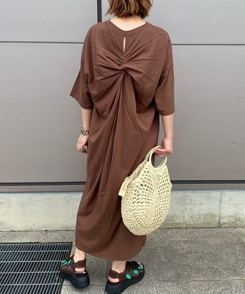 RODEO CROWNS WIDE BOWL（ロデオクラウンズワイドボウル）の「バックツイストワンピース（ワンピース・レディース・ホワイト/ブラウン/ブラック・FREE）」の18枚目の写真