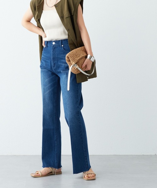 natural couture（ナチュラルクチュール）の「セルフカットフレアデニムパンツ（デニムパンツ・レディース・ブラック/サックスブルー/ブルー・SMALL/MEDIUM）」の3枚目の写真