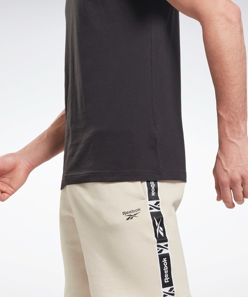 Reebok(リーボック)の「 アイデンティティ クラシックス Tシャツ / Identity Classics T-Shirt (Tシャツ/カットソー・メンズ・ブラック/ネイビー/ブルー/ホワイト/ライトパープル・SMALL/LARGE/XX-LARGE/XXX-LARGE/MEDIUM/X-LARGE/X-SMALL)」の8枚目の写真