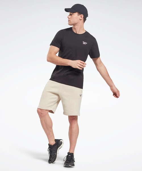 Reebok(リーボック)の「 アイデンティティ クラシックス Tシャツ / Identity Classics T-Shirt (Tシャツ/カットソー・メンズ・ブラック/ネイビー/ブルー/ホワイト/ライトパープル・SMALL/LARGE/XX-LARGE/XXX-LARGE/MEDIUM/X-LARGE/X-SMALL)」の9枚目の写真