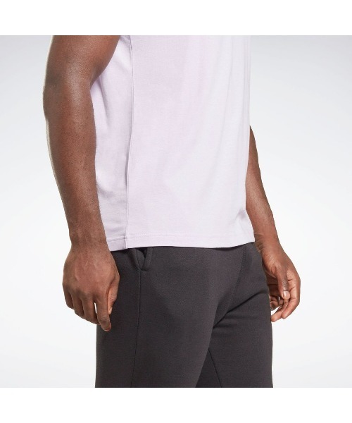 Reebok(リーボック)の「 アイデンティティ クラシックス Tシャツ / Identity Classics T-Shirt (Tシャツ/カットソー・メンズ・ブラック/ネイビー/ブルー/ホワイト/ライトパープル・SMALL/LARGE/XX-LARGE/XXX-LARGE/MEDIUM/X-LARGE/X-SMALL)」の15枚目の写真