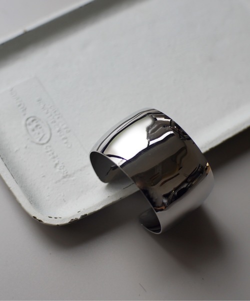 Port（ポート）の「ラウンド ワイド メタル バングル（バングル/リストバンド・レディース・シルバー/ゴールド・FREE）」の4枚目の写真