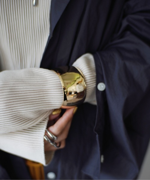 Port（ポート）の「ラウンド ワイド メタル バングル（バングル/リストバンド・レディース・シルバー/ゴールド・FREE）」の9枚目の写真