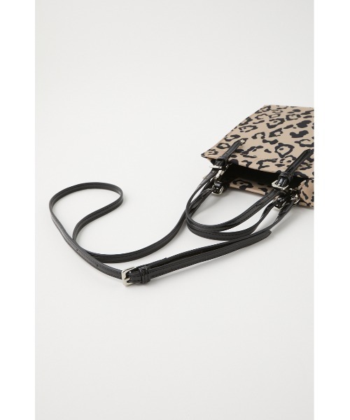 MOUSSY（マウジー）の「BELTED HANDLE MINI TOTE バッグ（ショルダーバッグ・レディース・レッド/ベージュ系その他/ブラック・FREE）」の14枚目の写真