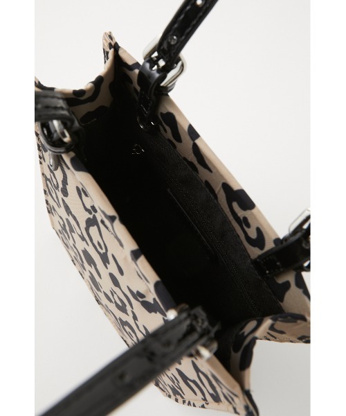 MOUSSY（マウジー）の「BELTED HANDLE MINI TOTE バッグ（ショルダーバッグ・レディース・レッド/ベージュ系その他/ブラック・FREE）」の15枚目の写真