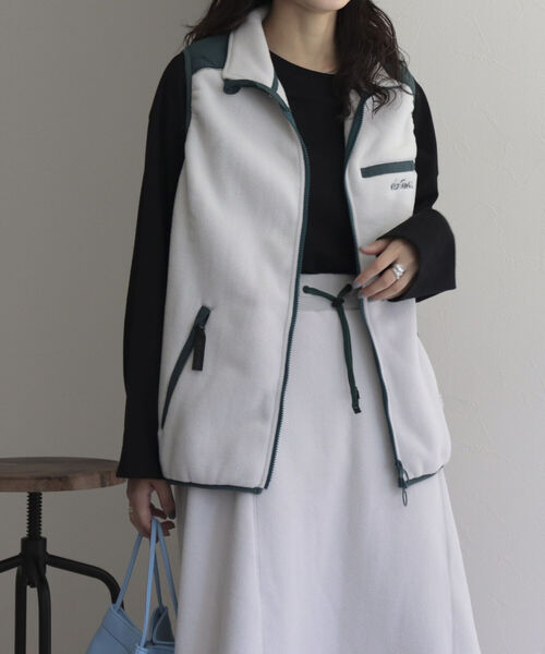 WILD THINGS(ワイルドシングス)の「【別注カラーあり】【WILD THINGS/ワイルドシングス】POLARTEC VEST フリースベスト(ベスト・レディース・ライトグレー/ブラック・M)」の4枚目の写真