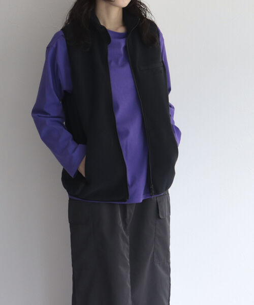 WILD THINGS(ワイルドシングス)の「【別注カラーあり】【WILD THINGS/ワイルドシングス】POLARTEC VEST フリースベスト(ベスト・レディース・ライトグレー/ブラック・M)」の2枚目の写真