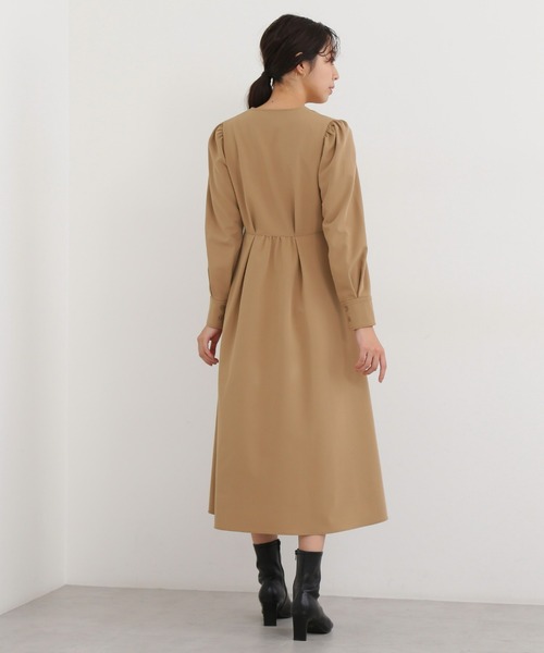 NATURAL BEAUTY BASIC(ナチュラルビューティーベーシック)の「トレンチディテールワンピース(ワンピース・レディース・ネイビー/キャメル/グレイッシュベージュ・SMALL/MEDIUM)」の7枚目の写真
