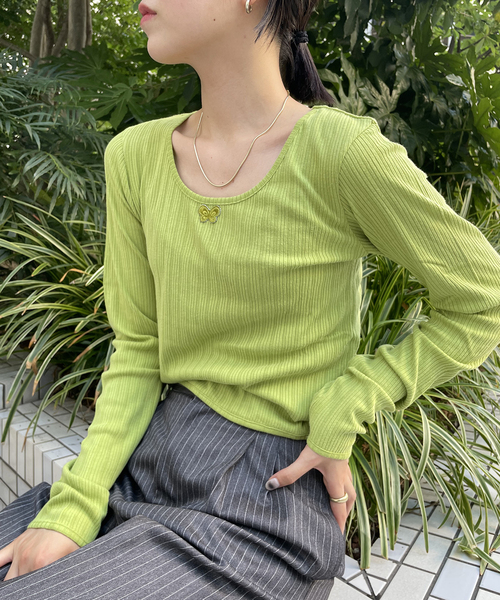 Oriens JOURNAL STANDARD（オリエンス ジャーナルスタンダード）の「バタフライエンブレムロングスリーブ / Butterfly emb. Long Sleeve（Tシャツ/カットソー・レディース・ホワイト/レッド/モスグリーン・FREE）」の3枚目の写真
