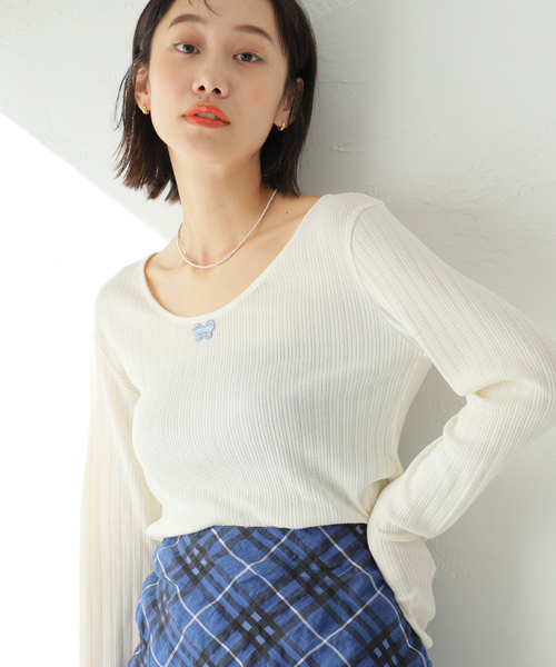 Oriens JOURNAL STANDARD（オリエンス ジャーナルスタンダード）の「バタフライエンブレムロングスリーブ / Butterfly emb. Long Sleeve（Tシャツ/カットソー・レディース・ホワイト/レッド/モスグリーン・FREE）」の4枚目の写真