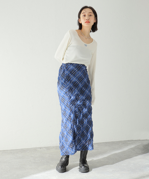 Oriens JOURNAL STANDARD（オリエンス ジャーナルスタンダード）の「バタフライエンブレムロングスリーブ / Butterfly emb. Long Sleeve（Tシャツ/カットソー・レディース・ホワイト/レッド/モスグリーン・FREE）」の5枚目の写真