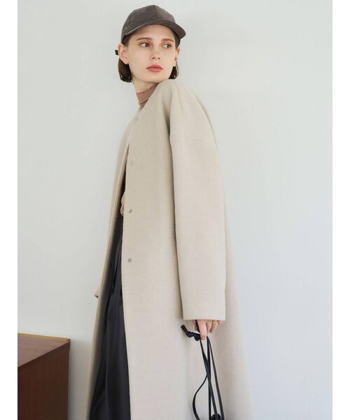 ELENDEEK（エレンディーク）の「クルーネックコクーンコート（ノーカラーコート・レディース・ブラック/キャメル/イエロー/ベージュ/カーキ・01/02）」の14枚目の写真