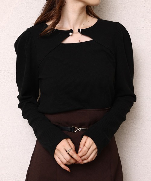 one after another NICE CLAUP（ワンアフターアナザーナイスクラップ）の「パールのワンポイントが華やか。デザインテレコトップス（Tシャツ/カットソー・レディース・ブラック/ベージュ/オフホワイト/ピンク・FREE）」の3枚目の写真