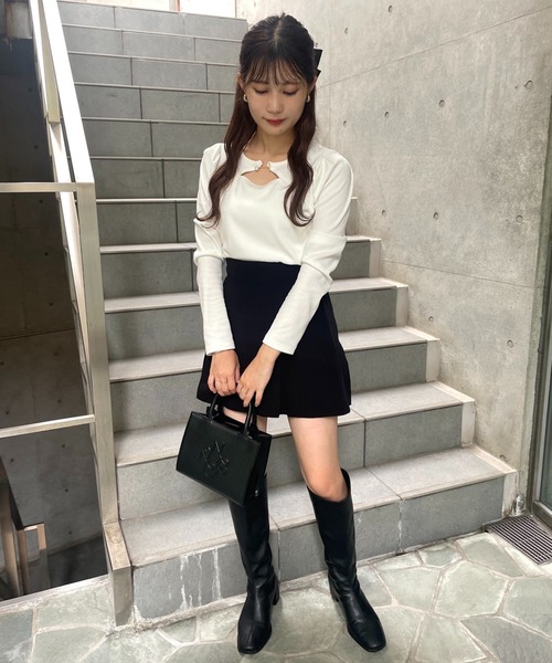 one after another NICE CLAUP（ワンアフターアナザーナイスクラップ）の「パールのワンポイントが華やか。デザインテレコトップス（Tシャツ/カットソー・レディース・ブラック/ベージュ/オフホワイト/ピンク・FREE）」の13枚目の写真