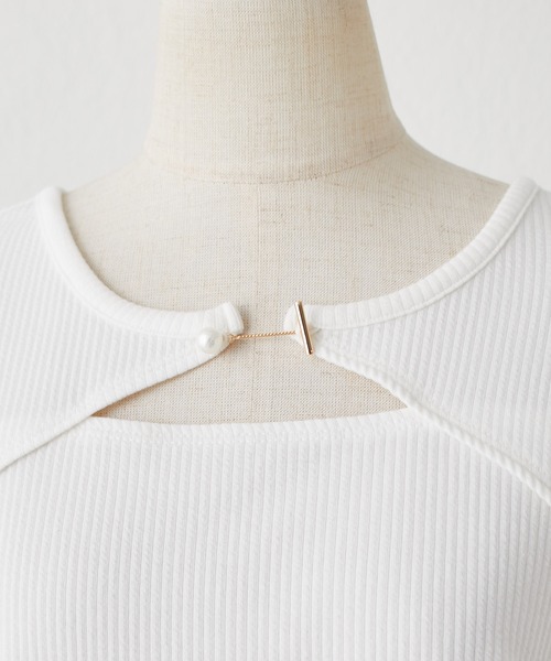 one after another NICE CLAUP（ワンアフターアナザーナイスクラップ）の「パールのワンポイントが華やか。デザインテレコトップス（Tシャツ/カットソー・レディース・ブラック/ベージュ/オフホワイト/ピンク・FREE）」の10枚目の写真