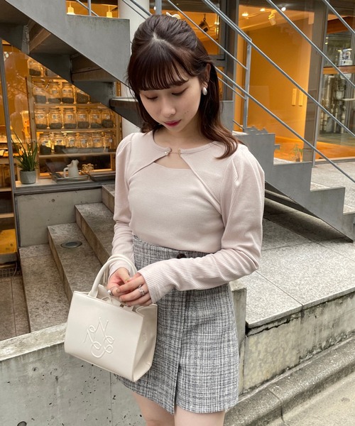 one after another NICE CLAUP（ワンアフターアナザーナイスクラップ）の「パールのワンポイントが華やか。デザインテレコトップス（Tシャツ/カットソー・レディース・ブラック/ベージュ/オフホワイト/ピンク・FREE）」の16枚目の写真