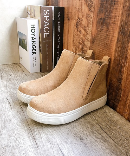 Noubel Voug Relax(ヌーベルヴォーグリラックス)の「フェイクムートンハイカットスニーカー(スニーカー・レディース・ブラック/ベージュ・S/M/L/LL)」の12枚目の写真