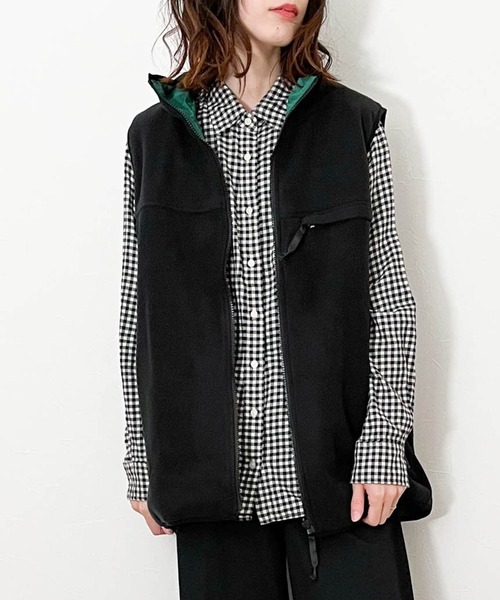 Anytime Songs(エニータイムソングス)の「マイクロフリース リバーシブル配色ベスト(ベスト・メンズ・ブラック/オートミール/モカ/グリーン・LARGE/MEDIUM/X-LARGE)」の2枚目の写真