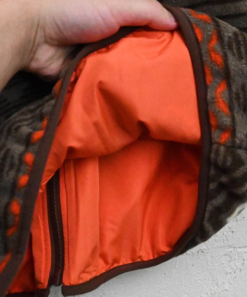 Anytime Songs(エニータイムソングス)の「マイクロフリース リバーシブル配色ベスト(ベスト・メンズ・ブラック/オートミール/モカ/グリーン・LARGE/MEDIUM/X-LARGE)」の9枚目の写真