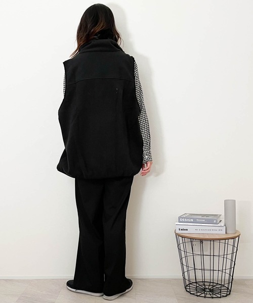 Anytime Songs(エニータイムソングス)の「マイクロフリース リバーシブル配色ベスト(ベスト・メンズ・ブラック/オートミール/モカ/グリーン・LARGE/MEDIUM/X-LARGE)」の17枚目の写真