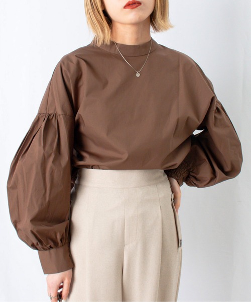 LUCA/LADY LUCK LUCA(ルカ/レディラックルカ)の「LC/LLL ハイネック袖ボリュームギャザーブラウス(シャツ/ブラウス・レディース・ベージュ/ブラウン/ダークネイビー・FREE)」の14枚目の写真