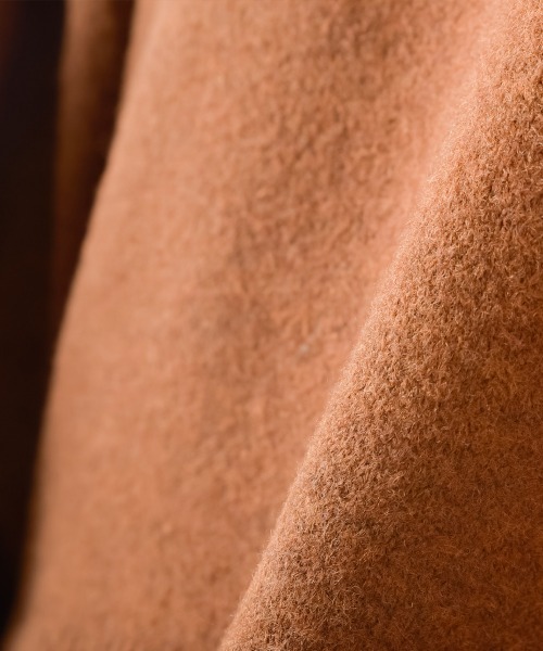 OMNES(オムネス)の「もっちり袖ボリュームハイネックプルオーバーニット(ニット/セーター・レディース・ブラウン/ベージュ/ブラック/ブルー・FREE)」の15枚目の写真