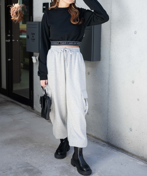 WEGO(ウィゴー)の「WEGO/ロゴテープショートスウェット(スウェット・レディース・ホワイト/ブラック・FREE)」の5枚目の写真