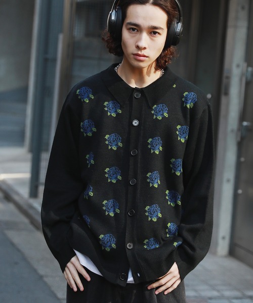 MSG（エムエスジー）の「セミルーズシルエット ジャガード ニットポロカーディガン 花柄　アーガイル　ストライプ　ニットシャツ（カーディガン/ボレロ・メンズ・ブラック系/ブラック系1/ブラウン系/ブルー系/パープル系・S/M/L）」の6枚目の写真