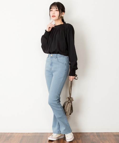 atONE(アットワン)の「atONE 後編み上げリボン付きブーツカットデニムパンツ(デニムパンツ・レディース・ワンウォッシュ/ブルー・M/LL/L/4L/3L)」の7枚目の写真