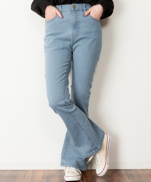 atONE(アットワン)の「atONE 後編み上げリボン付きブーツカットデニムパンツ(デニムパンツ・レディース・ワンウォッシュ/ブルー・M/LL/L/4L/3L)」の3枚目の写真