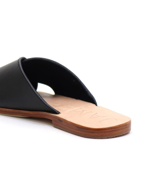 DRESSLAVE（ドレスレイブ）の「JAMES SMITH /poseidon slide(クロスベルトフラットサンダル)（サンダル・レディース・ベージュ/ブラック・38/37）」の10枚目の写真