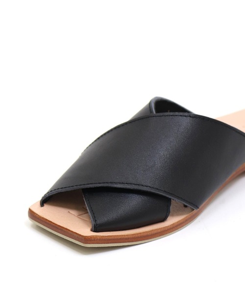 DRESSLAVE（ドレスレイブ）の「JAMES SMITH /poseidon slide(クロスベルトフラットサンダル)（サンダル・レディース・ベージュ/ブラック・38/37）」の8枚目の写真