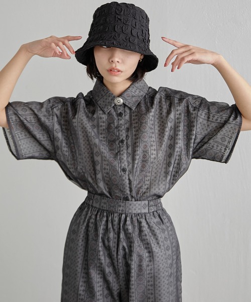 ear PAPILLONNER(イアパピヨネ)の「【SUM1 STYLE(スミスタイル)】ワッフル風バケットハット(ハット・レディース・ホワイト/ブラック・FREE)」の13枚目の写真