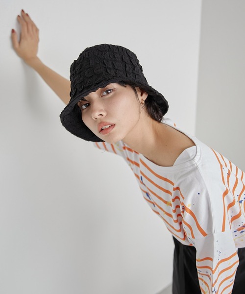 ear PAPILLONNER(イアパピヨネ)の「【SUM1 STYLE(スミスタイル)】ワッフル風バケットハット(ハット・レディース・ホワイト/ブラック・FREE)」の19枚目の写真