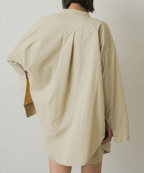 earthy（アーシー）の「【撥水/速乾】ナイロンスリットシャツ（シャツ/ブラウス・レディース・オレンジ/ベージュ/ブラック/オフホワイト・FREE）」の15枚目の写真