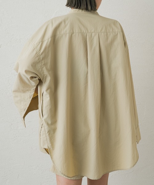 earthy（アーシー）の「【撥水/速乾】ナイロンスリットシャツ（シャツ/ブラウス・レディース・オレンジ/ベージュ/ブラック/オフホワイト・FREE）」の10枚目の写真