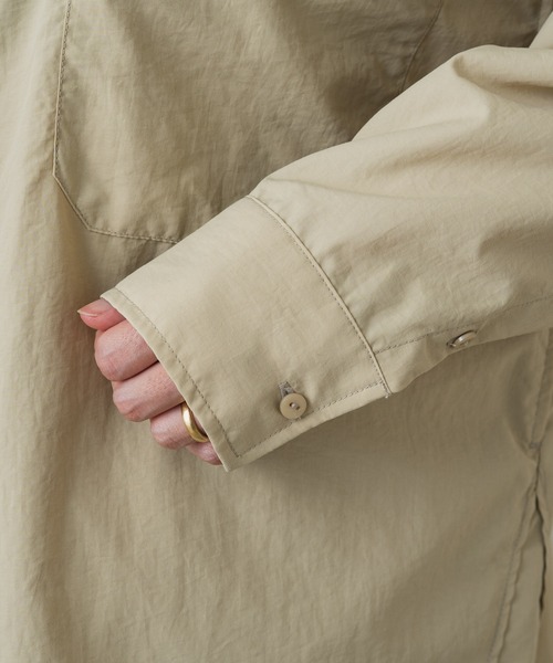 earthy（アーシー）の「【撥水/速乾】ナイロンスリットシャツ（シャツ/ブラウス・レディース・オレンジ/ベージュ/ブラック/オフホワイト・FREE）」の7枚目の写真