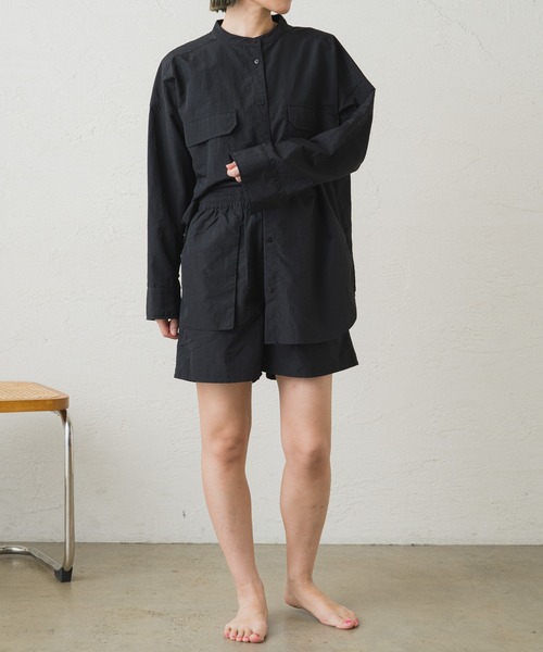 earthy（アーシー）の「【撥水/速乾】ナイロンスリットシャツ（シャツ/ブラウス・レディース・オレンジ/ベージュ/ブラック/オフホワイト・FREE）」の13枚目の写真