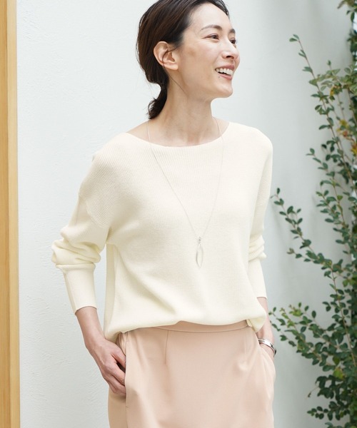 Elura(エルーラ)の「抜け感ボートネックニット(ニット/セーター・レディース・ホワイト/ネイビー・MEDIUM/LARGE)」の1枚目の写真