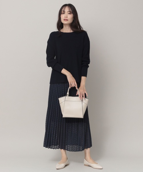 Elura(エルーラ)の「抜け感ボートネックニット(ニット/セーター・レディース・ホワイト/ネイビー・MEDIUM/LARGE)」の8枚目の写真