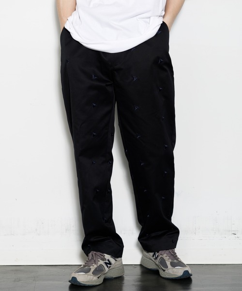 AMERICAN RAG CIE(アメリカンラグシー)の「トライアングルエンブロイダリーチノパンツ(チノパンツ・メンズ・ネイビー/ベージュ・M/L)」の2枚目の写真