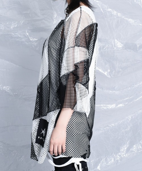 REFLEM（レフレム）の「『REFLEM/レフレム』パッチワークメッシュTシャツ（Tシャツ/カットソー・レディース・ブラック/ホワイト/ブラック×ホワイト・FREE）」の11枚目の写真