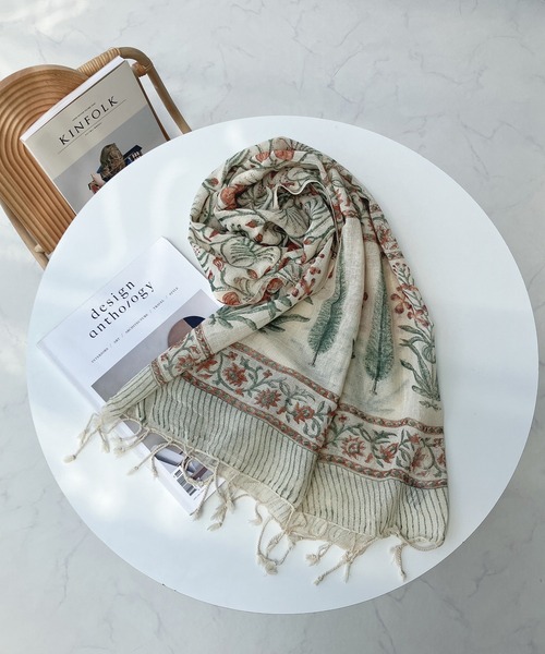 AS KNOW AS plus（アズノゥアズプラス）の「透かしてエスニックストール（ストール/ショール・レディース・イエロー系/オレンジ系/ブラウン系/パープル系/ブルー系・FREE）」の5枚目の写真