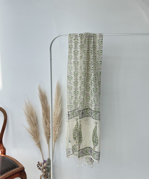 AS KNOW AS plus（アズノゥアズプラス）の「透かしてエスニックストール（ストール/ショール・レディース・イエロー系/オレンジ系/ブラウン系/パープル系/ブルー系・FREE）」の8枚目の写真