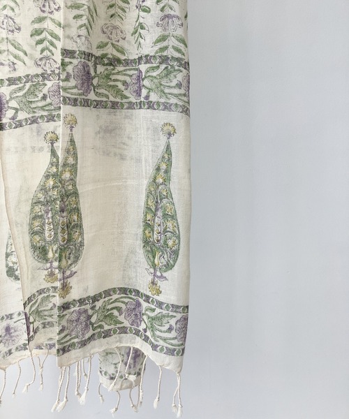 AS KNOW AS plus（アズノゥアズプラス）の「透かしてエスニックストール（ストール/ショール・レディース・イエロー系/オレンジ系/ブラウン系/パープル系/ブルー系・FREE）」の9枚目の写真