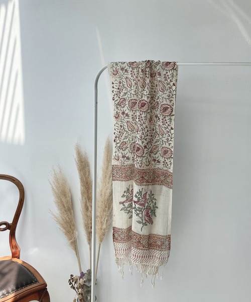 AS KNOW AS plus（アズノゥアズプラス）の「透かしてエスニックストール（ストール/ショール・レディース・イエロー系/オレンジ系/ブラウン系/パープル系/ブルー系・FREE）」の12枚目の写真