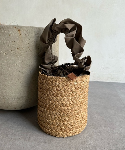 DouDou（ドゥドゥ）の「フリルハンドルラフィアバケット（ショルダーバッグ・レディース・ブラック/ベージュ・FREE）」の14枚目の写真