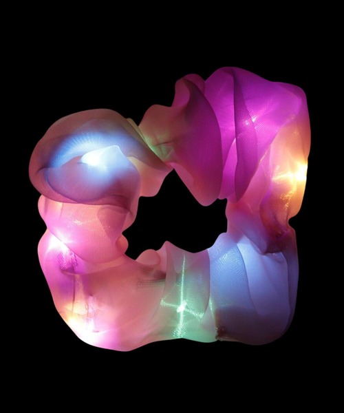 Catherine Cottage（キャサリンコテージ）の「【ZOZO限定】光るオーガンジーシュシュ（シュシュ・レディース・ピンク/パープル/イエロー/ローズ/ブルー・FREE）」の4枚目の写真