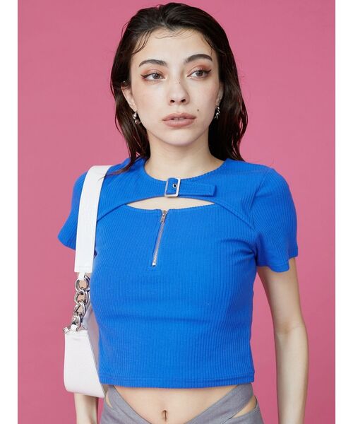 EVRIS（エヴリス）の「バックルデザイントップス（Tシャツ/カットソー・レディース・ブラック/ブルー/ホワイト・FREE）」の3枚目の写真