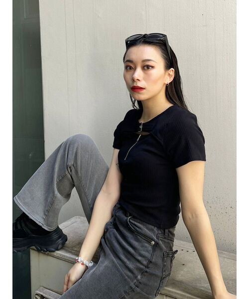 EVRIS（エヴリス）の「バックルデザイントップス（Tシャツ/カットソー・レディース・ブラック/ブルー/ホワイト・FREE）」の20枚目の写真